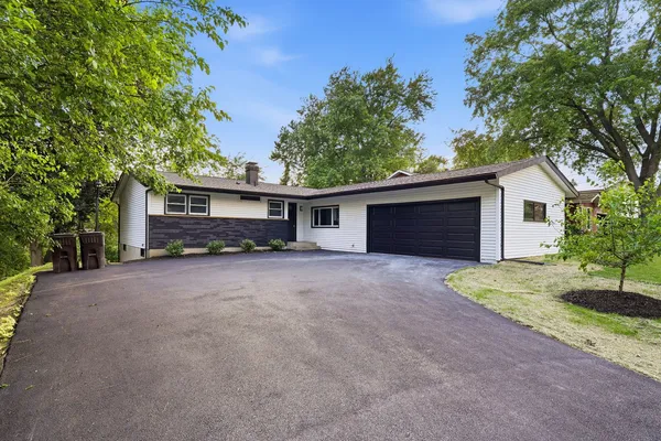 $439,900 | 6411 Londonderry Drive, Cary, IL 60013