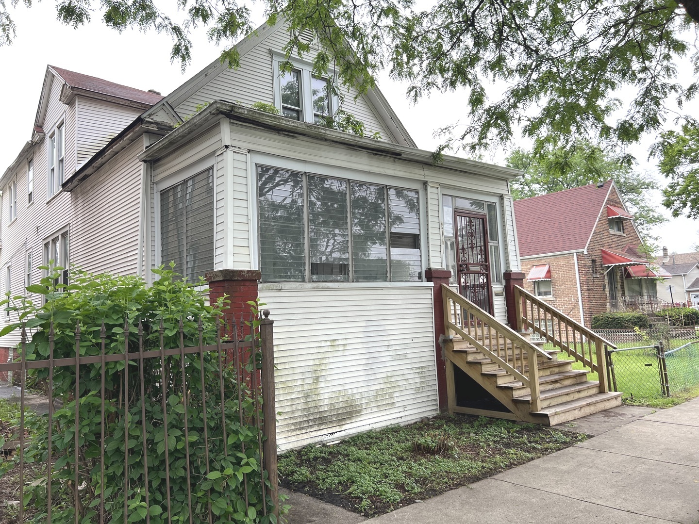2051 West Marquette Road Chicago, IL 60636 - Photo 3 of 31 Gallery Image 3