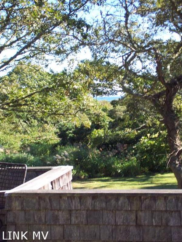 17 Wooton Bassett Road Chilmark, MA 02535 - Photo 6 of 14 http://d1qzqeyxiitrap.cloudfront.net/photos/17083/600/226052b4.jpg