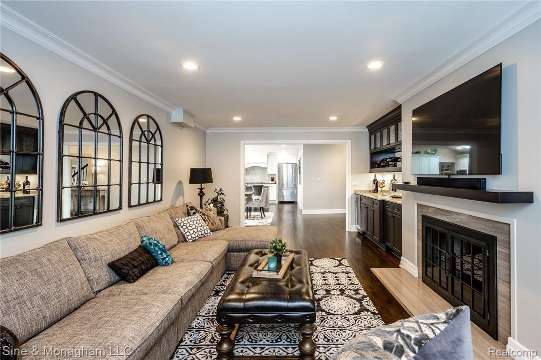 595 Ballantyne Road Grosse Pointe, MI 48236 - Photo 29 of 54 595 Ballantyne S060.jpg
