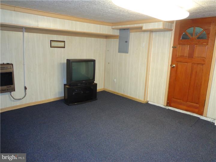 11707 Denman Road Philadelphia, PA 19154 - Photo 14 of 21 Gallery Image 14
