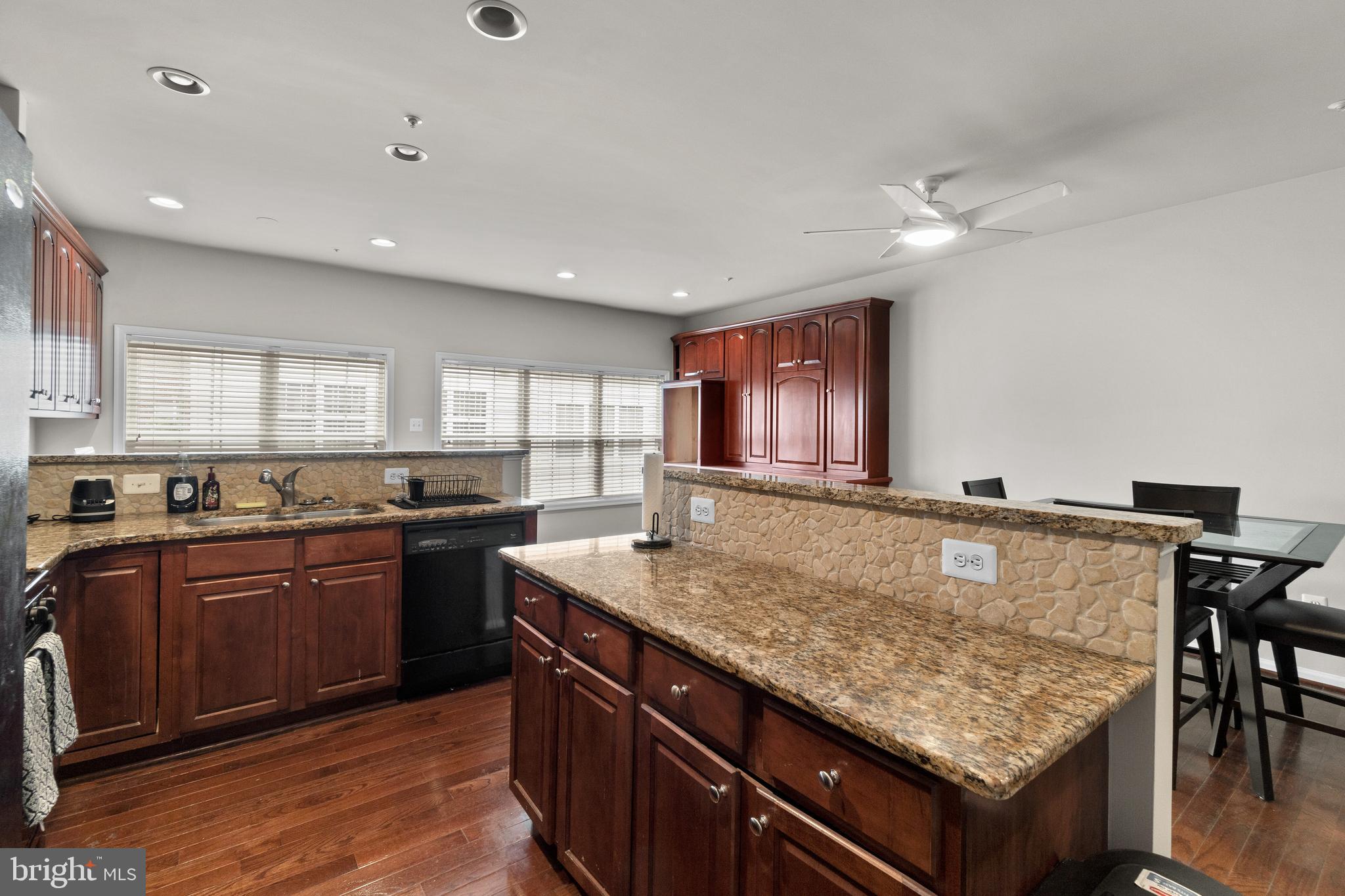 10254 Rutland Round Road, Unit 15 Columbia, MD 21044 - Photo 12 of 52 Kitchen