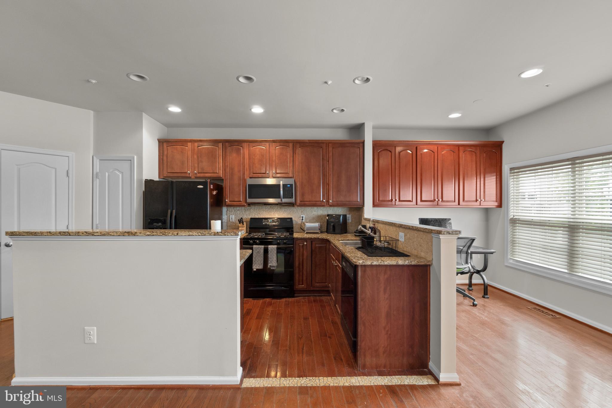 10254 Rutland Round Road, Unit 15 Columbia, MD 21044 - Photo 17 of 52 Kitchen