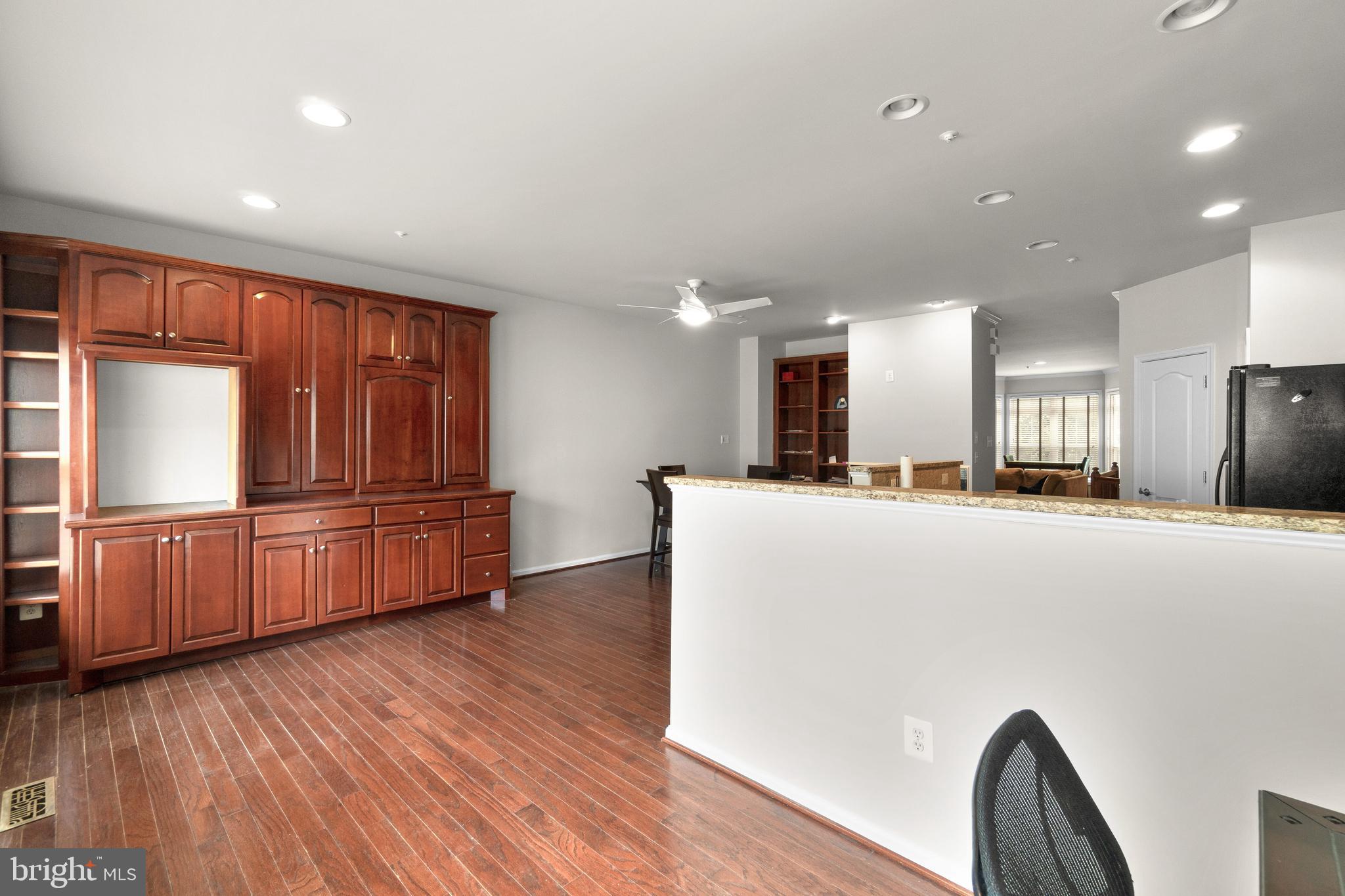 10254 Rutland Round Road, Unit 15 Columbia, MD 21044 - Photo 18 of 52 Family Room off Kitchen