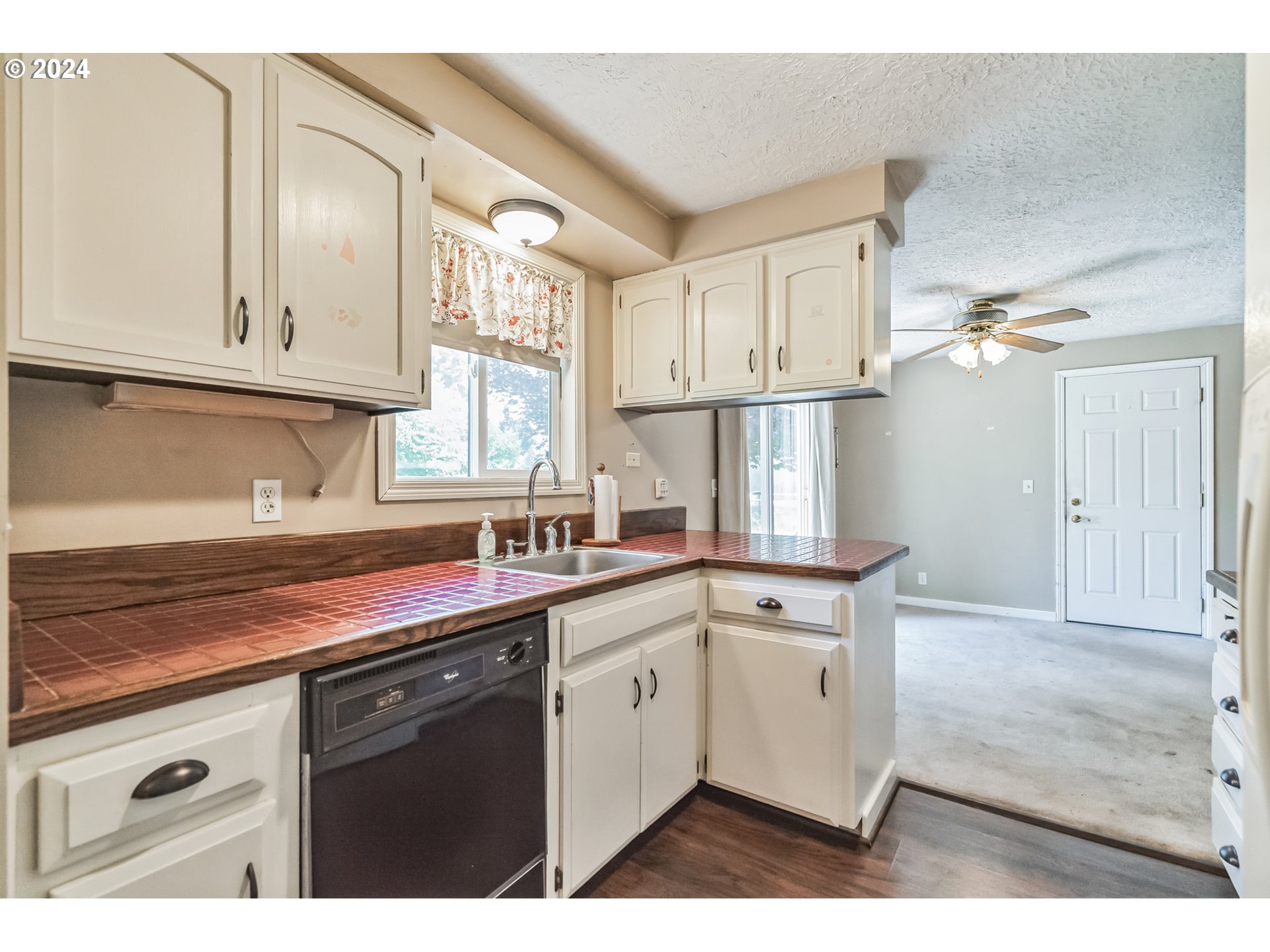 14200 South Caufield Road Oregon City, OR 97045 - Photo 15 of 35 Gallery Image 15