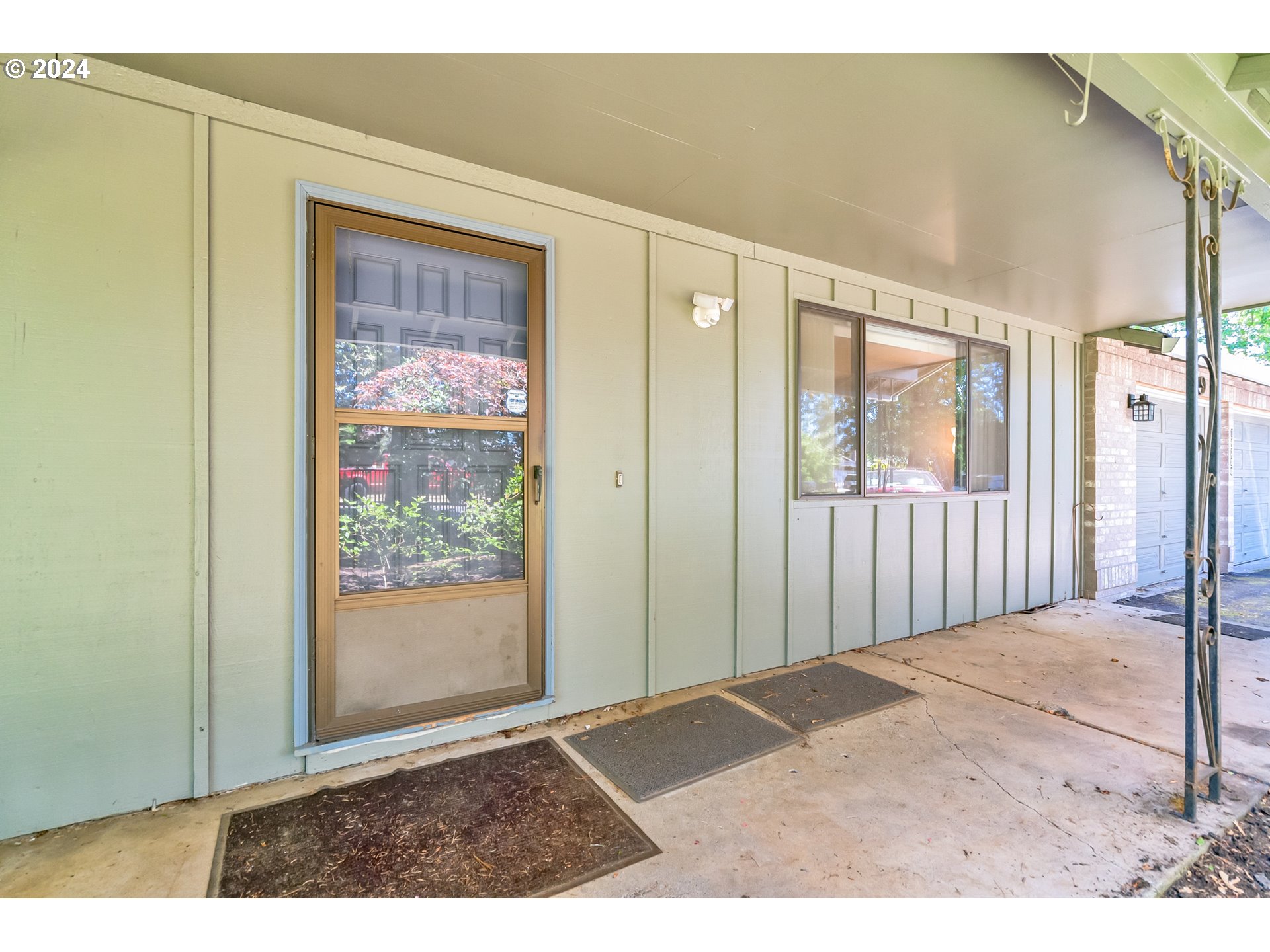 14200 South Caufield Road Oregon City, OR 97045 - Photo 2 of 35 Porch