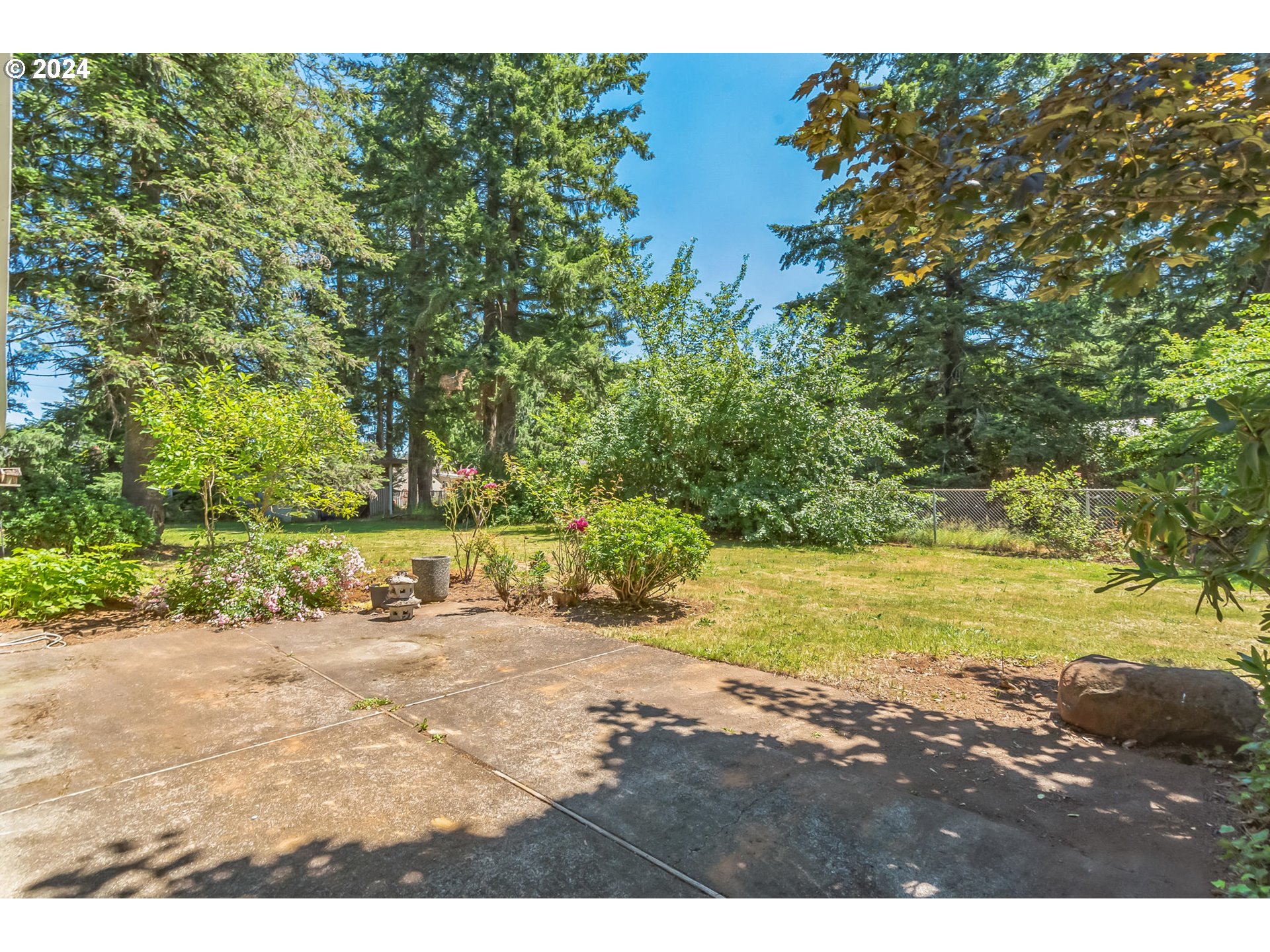 14200 South Caufield Road Oregon City, OR 97045 - Photo 25 of 35 Backyard
