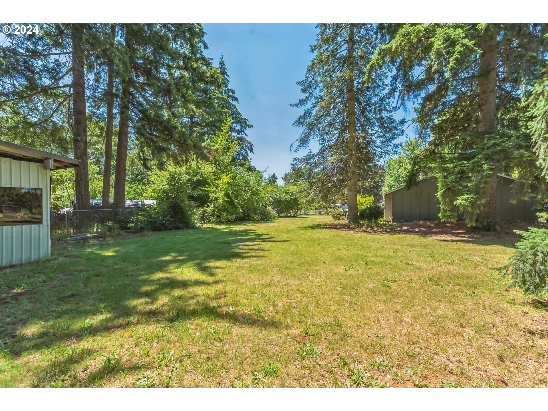 14200 South Caufield Road Oregon City, OR 97045 - Photo 26 of 35 Backyard