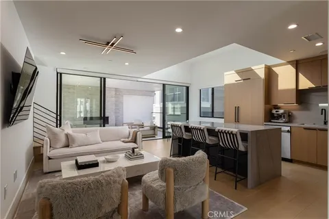 $3,200,000 | 716 1/2 Orchid Avenue, Corona del Mar, CA 92625