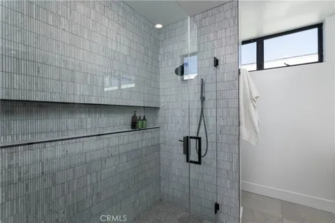 $3,200,000 | 716 1/2 Orchid Avenue, Corona del Mar, CA 92625