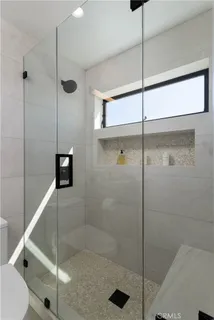 $3,200,000 | 716 1/2 Orchid Avenue, Corona del Mar, CA 92625
