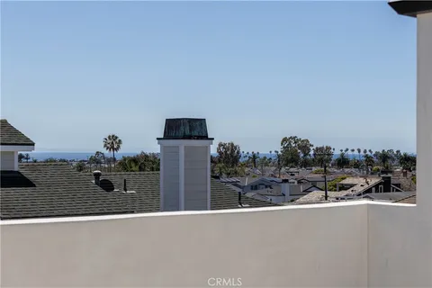 $3,200,000 | 716 1/2 Orchid Avenue, Corona del Mar, CA 92625