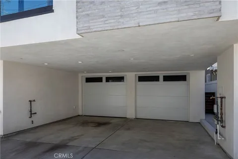 $3,200,000 | 716 1/2 Orchid Avenue, Corona del Mar, CA 92625
