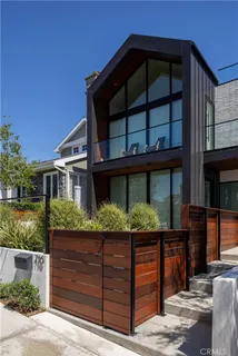 $3,200,000 | 716 1/2 Orchid Avenue, Corona del Mar, CA 92625