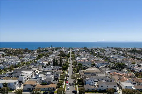 $3,200,000 | 716 1/2 Orchid Avenue, Corona del Mar, CA 92625