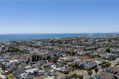 $3,200,000 | 716 1/2 Orchid Avenue, Corona del Mar, CA 92625