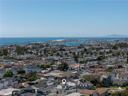 $3,200,000 | 716 1/2 Orchid Avenue, Corona del Mar, CA 92625