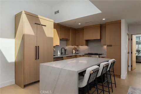 $3,200,000 | 716 1/2 Orchid Avenue, Corona del Mar, CA 92625