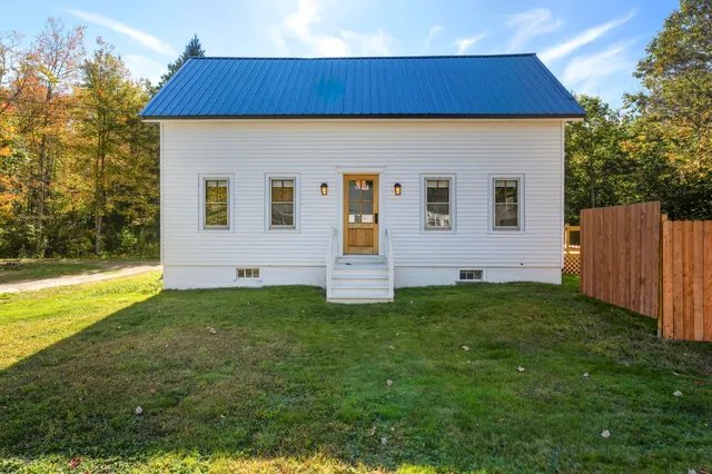 $500,000 | 110 Oak Hill Road, Standish, ME 04084
