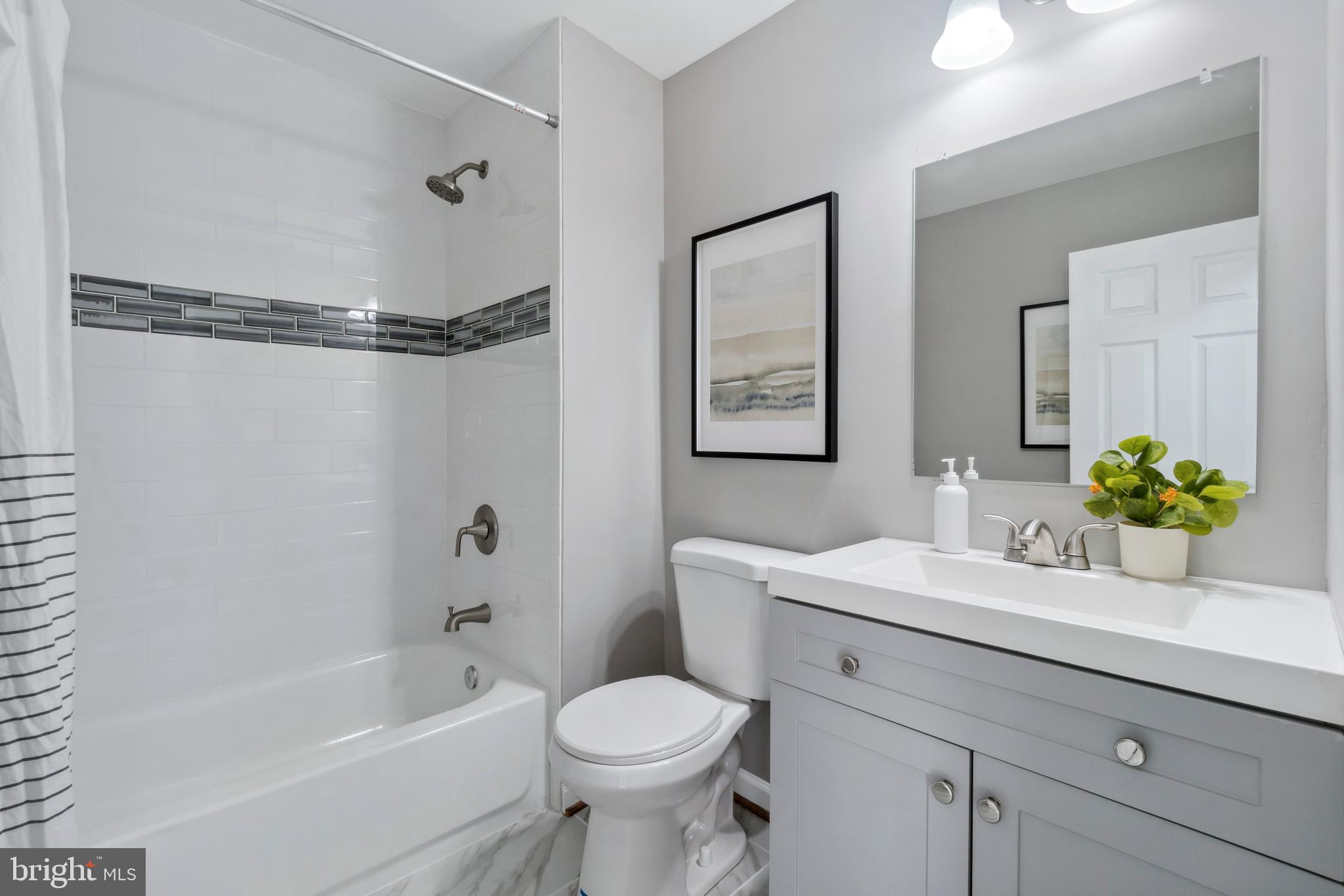 1727 Brookview Road Dundalk, MD 21222 - Photo 25 of 45 Full bath