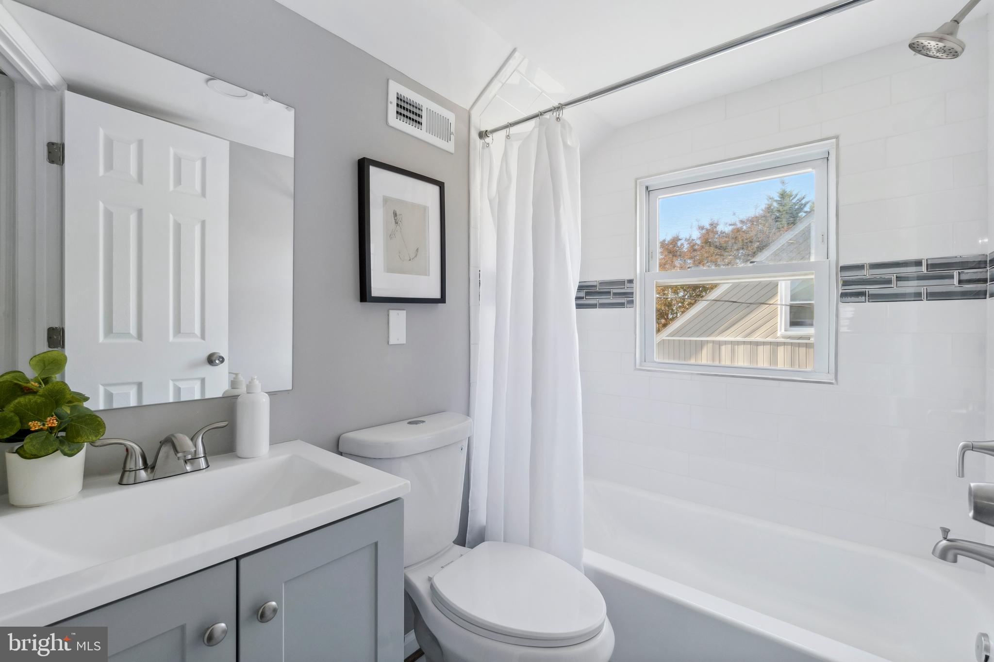 1727 Brookview Road Dundalk, MD 21222 - Photo 33 of 45 Full bath