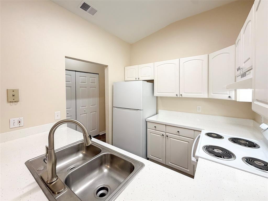 4003 Southwest 27th Street, Unit 13 Gainesville, FL 32608 - Photo 9 of 24
