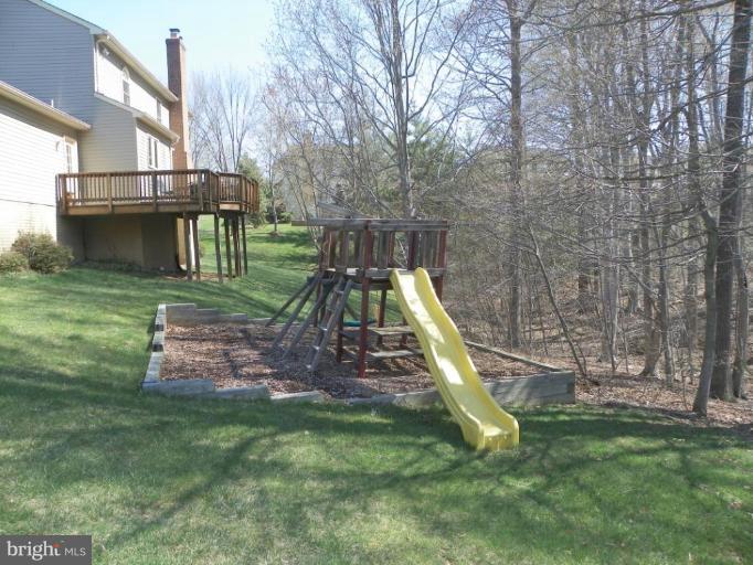 7509 Mullingar Court Springfield, VA 22153 - Photo 21 of 30 Exterior (Rear)