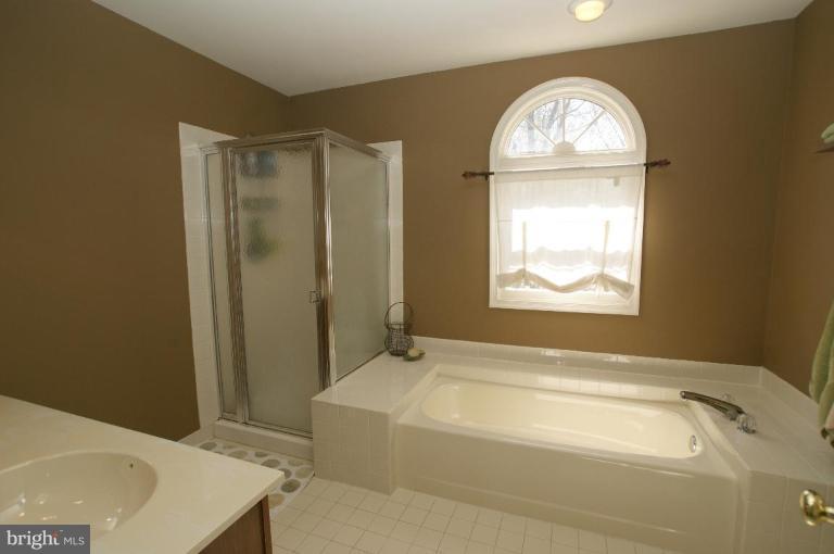 7509 Mullingar Court Springfield, VA 22153 - Photo 28 of 30 Master Bath