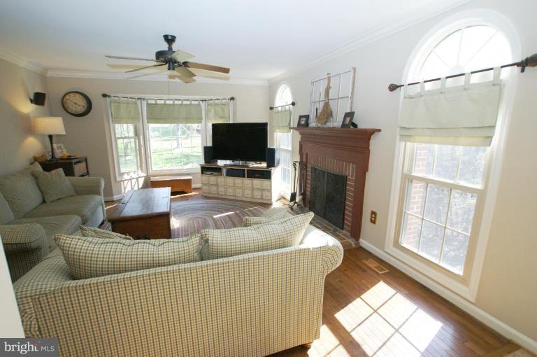 7509 Mullingar Court Springfield, VA 22153 - Photo 7 of 30 Family Room