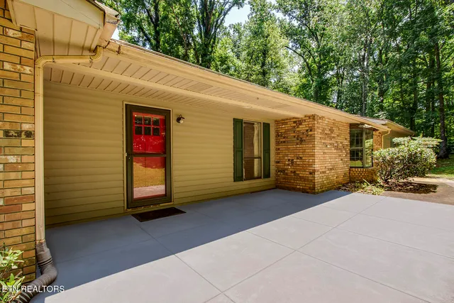 $429,900 | 311 Linwood Drive, Sweetwater, TN 37874