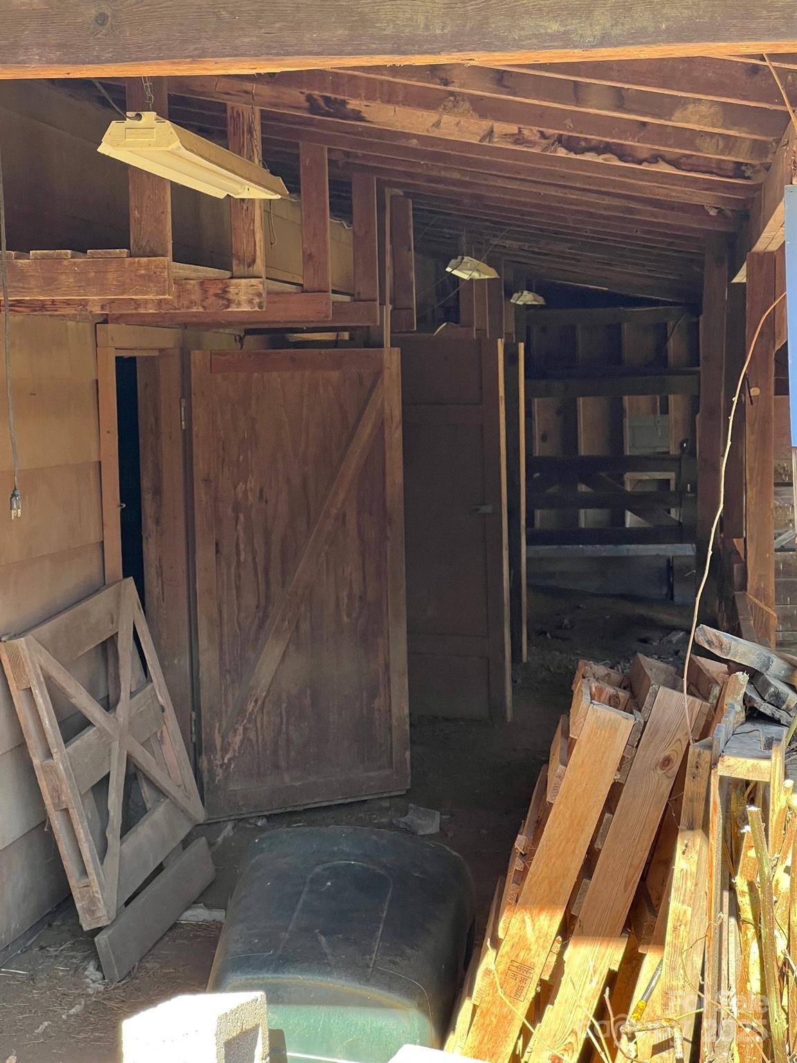9 Riddle Road Swannanoa, NC 28778 - Photo 16 of 21 a view of a patio with table and chairs