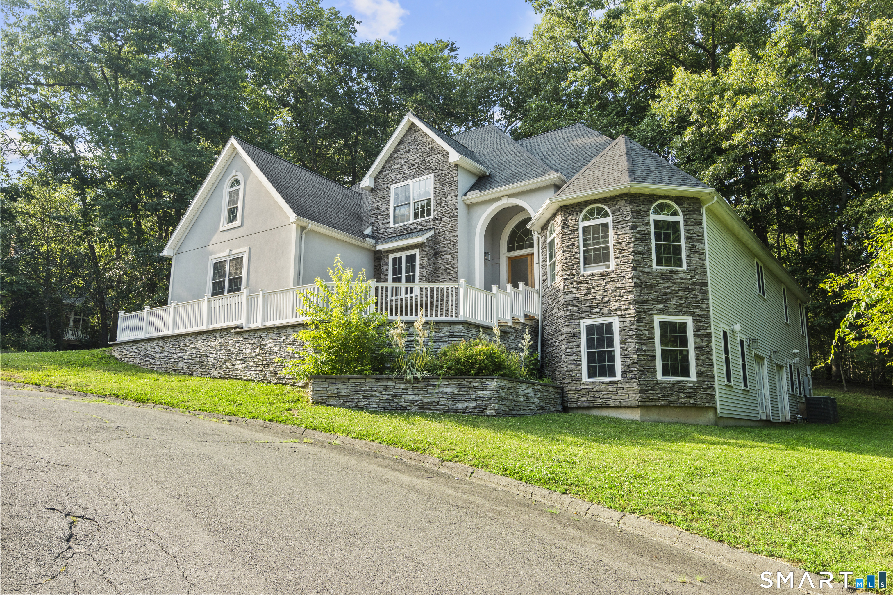 1 Walters Way Windsor, CT 06095 - Photo 2 of 39 FRONT OF HOUSE