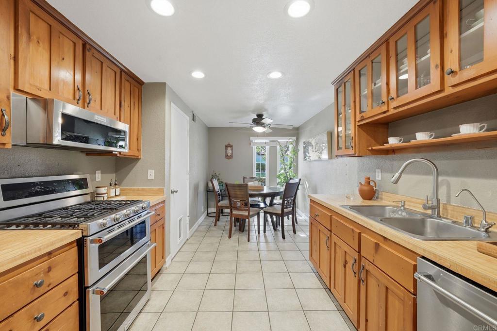 2553 Granada Circle Spring Valley, CA 91977 - Photo 6 of 27