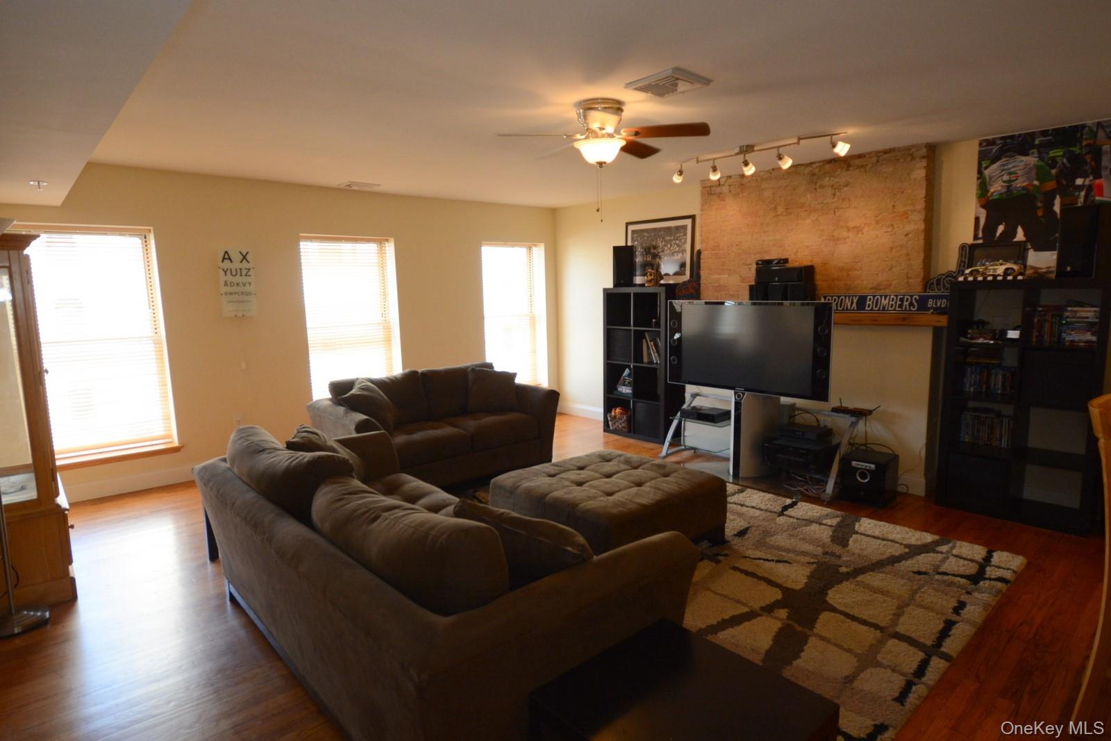 330 Main Street Poughkeepsie, NY 12601 - Photo 12 of 16