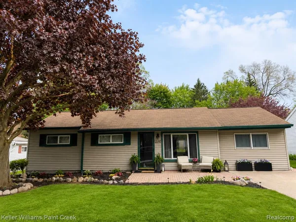 $2,650 | 2646 Genes Drive, Auburn Hills, MI 48326