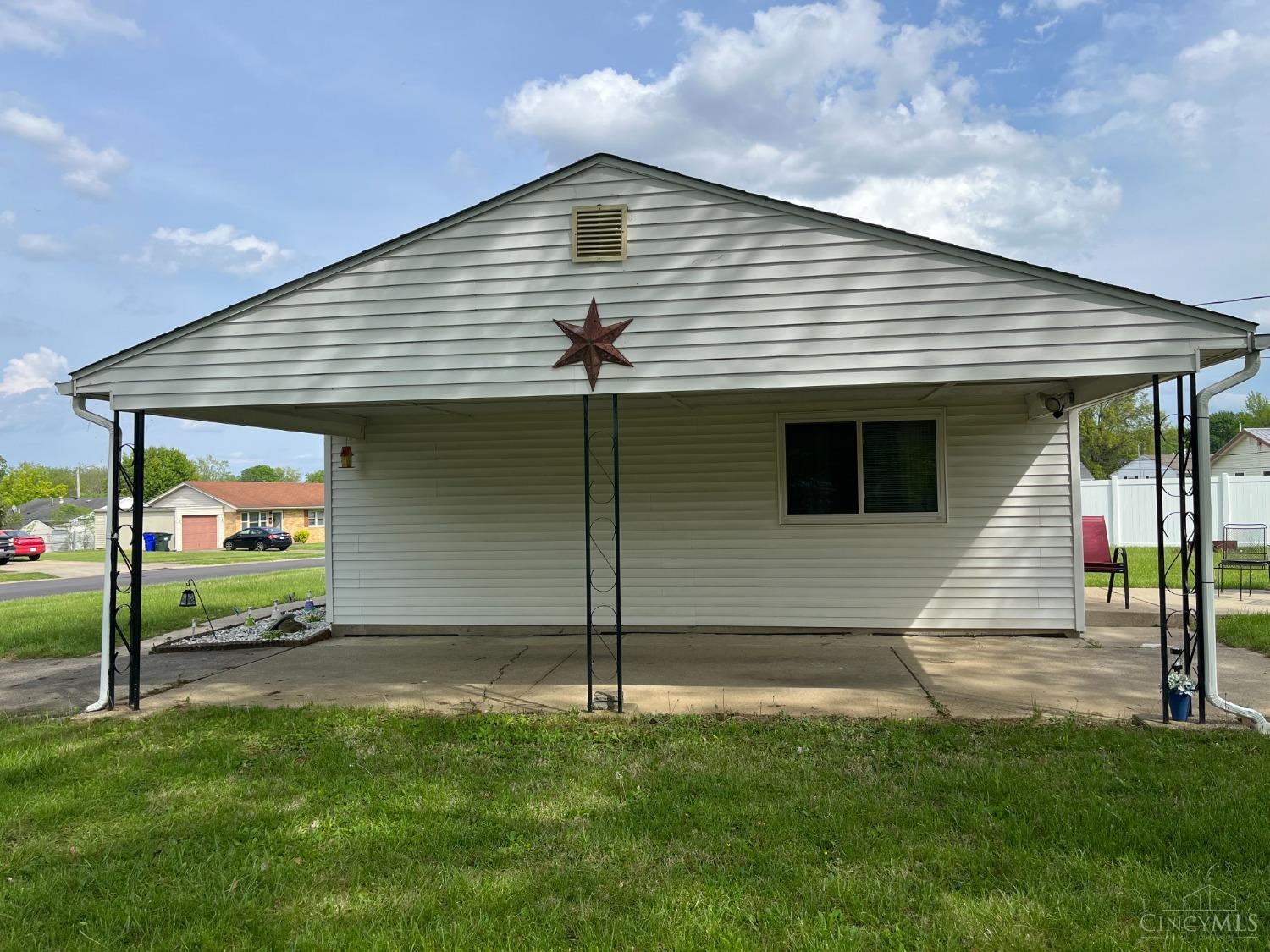 525 Springvale Drive Hamilton, OH 45013 - Photo 4 of 19 Gallery Image 4