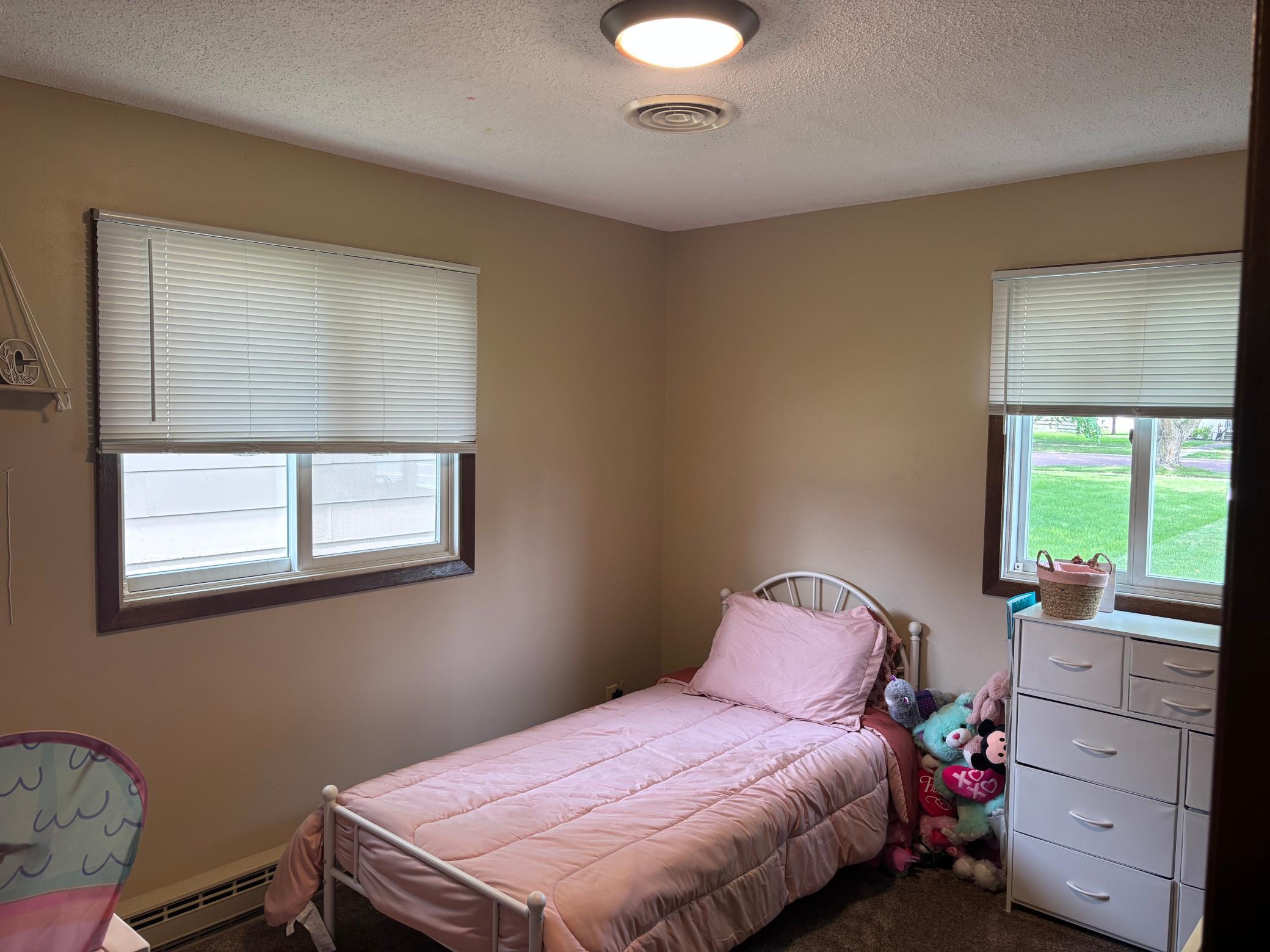 712 Logan Avenue Jackson, MN 56143 - Photo 5 of 7