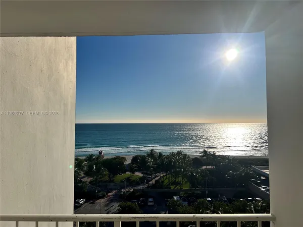 $475,000 | 6450 Collins Avenue, Unit 903, Miami Beach, FL 33141