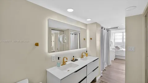 $475,000 | 6450 Collins Avenue, Unit 903, Miami Beach, FL 33141
