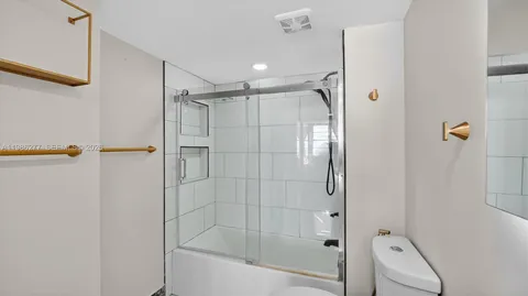 $475,000 | 6450 Collins Avenue, Unit 903, Miami Beach, FL 33141