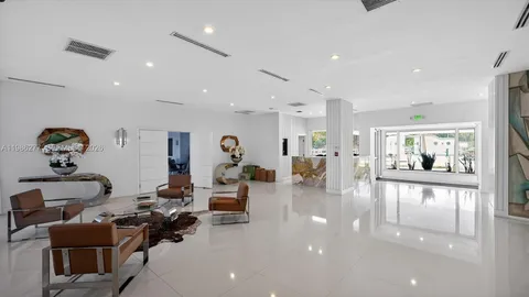 $475,000 | 6450 Collins Avenue, Unit 903, Miami Beach, FL 33141