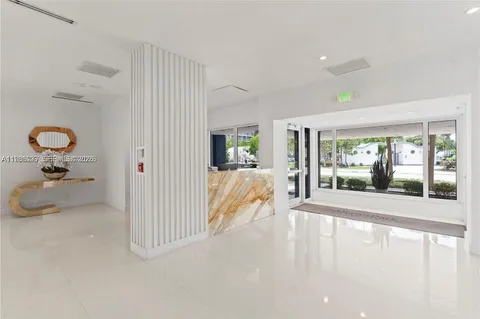 $475,000 | 6450 Collins Avenue, Unit 903, Miami Beach, FL 33141