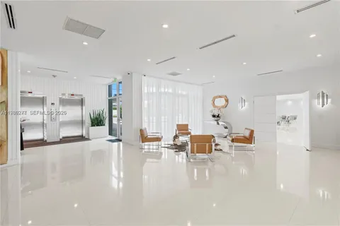 $475,000 | 6450 Collins Avenue, Unit 903, Miami Beach, FL 33141