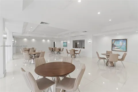 $475,000 | 6450 Collins Avenue, Unit 903, Miami Beach, FL 33141