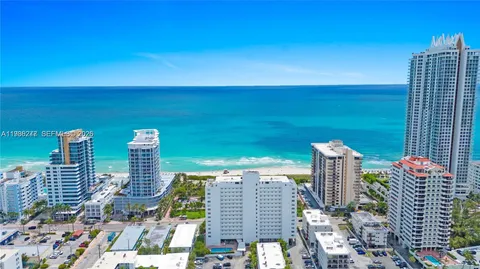 $475,000 | 6450 Collins Avenue, Unit 903, Miami Beach, FL 33141