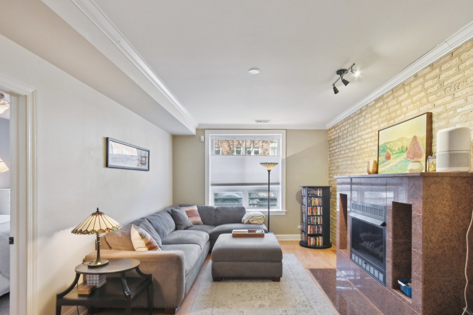 4442 North Hazel Street, Unit T Chicago, IL 60640 - Photo 3 of 30
