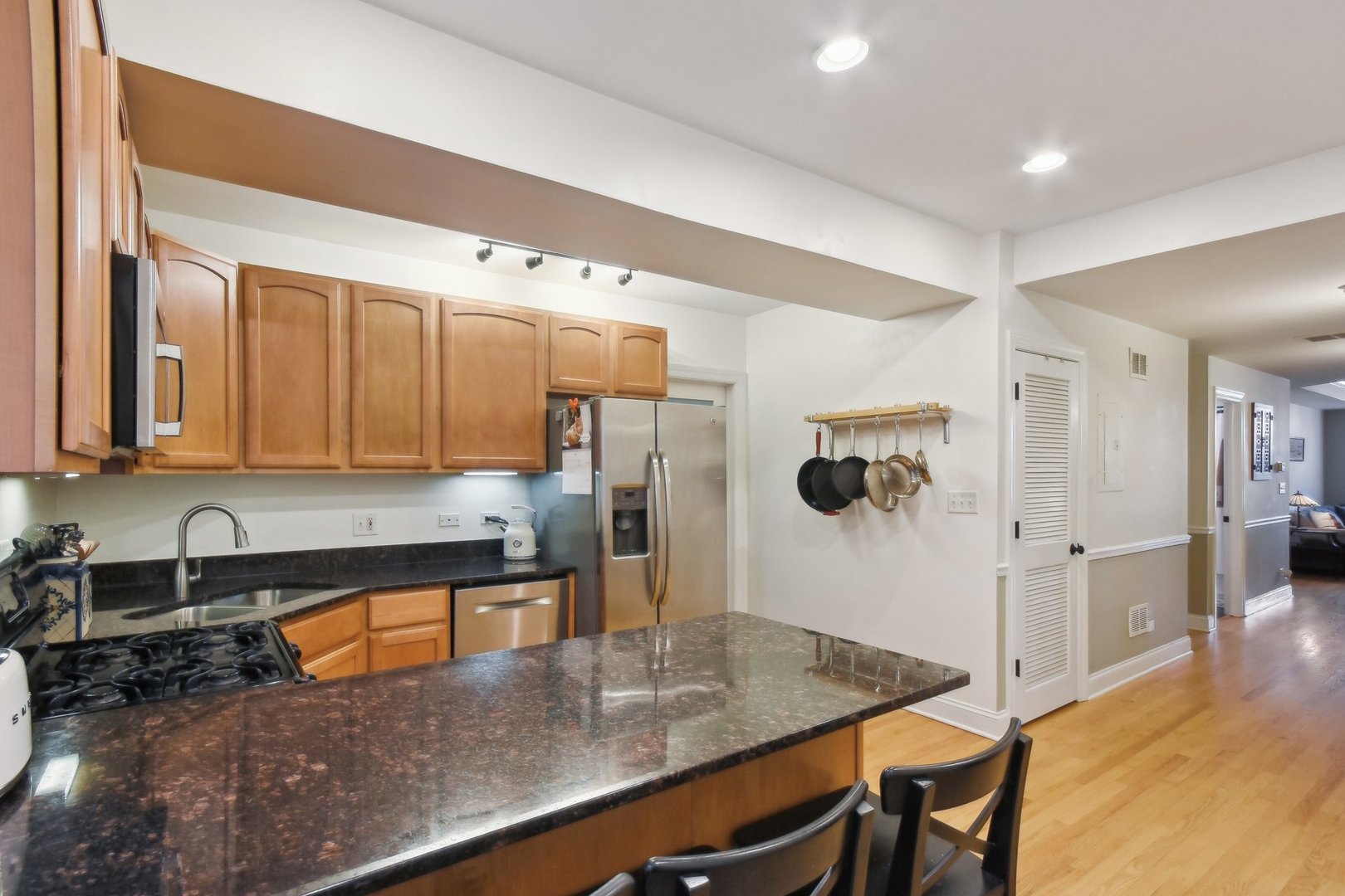 4442 North Hazel Street, Unit T Chicago, IL 60640 - Photo 9 of 30