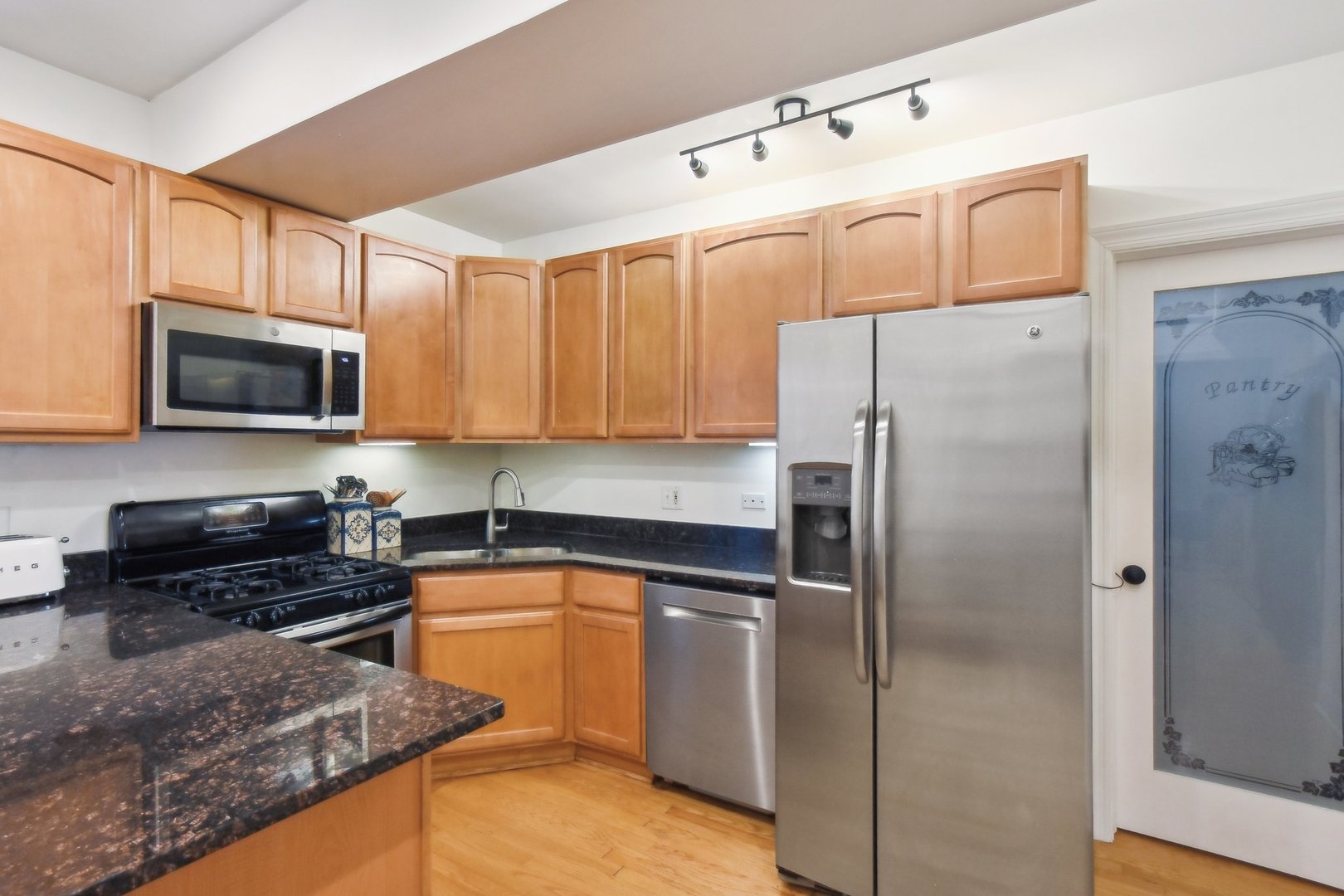 4442 North Hazel Street, Unit T Chicago, IL 60640 - Photo 10 of 30