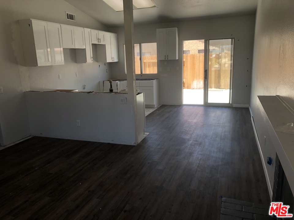 1880 Murrieta Road Perris, CA 92571 - Photo 4 of 5