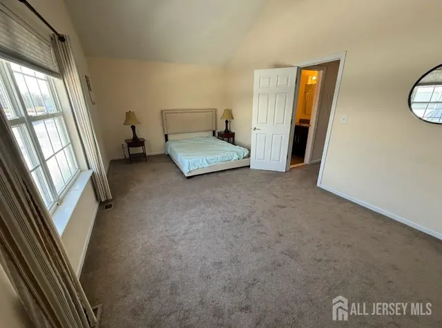 $2,900 | 942 Thomas Avenue, North Brunswick, NJ 08902